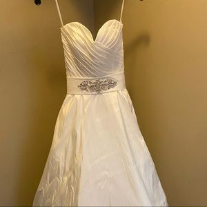 Wedding gown